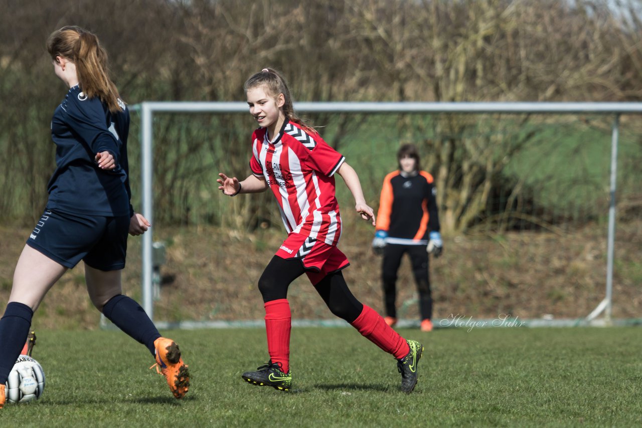 Bild 63 - C-Juniorinnen TSV Zarpen - TuS Tensfeld : Ergebnis: 2:1